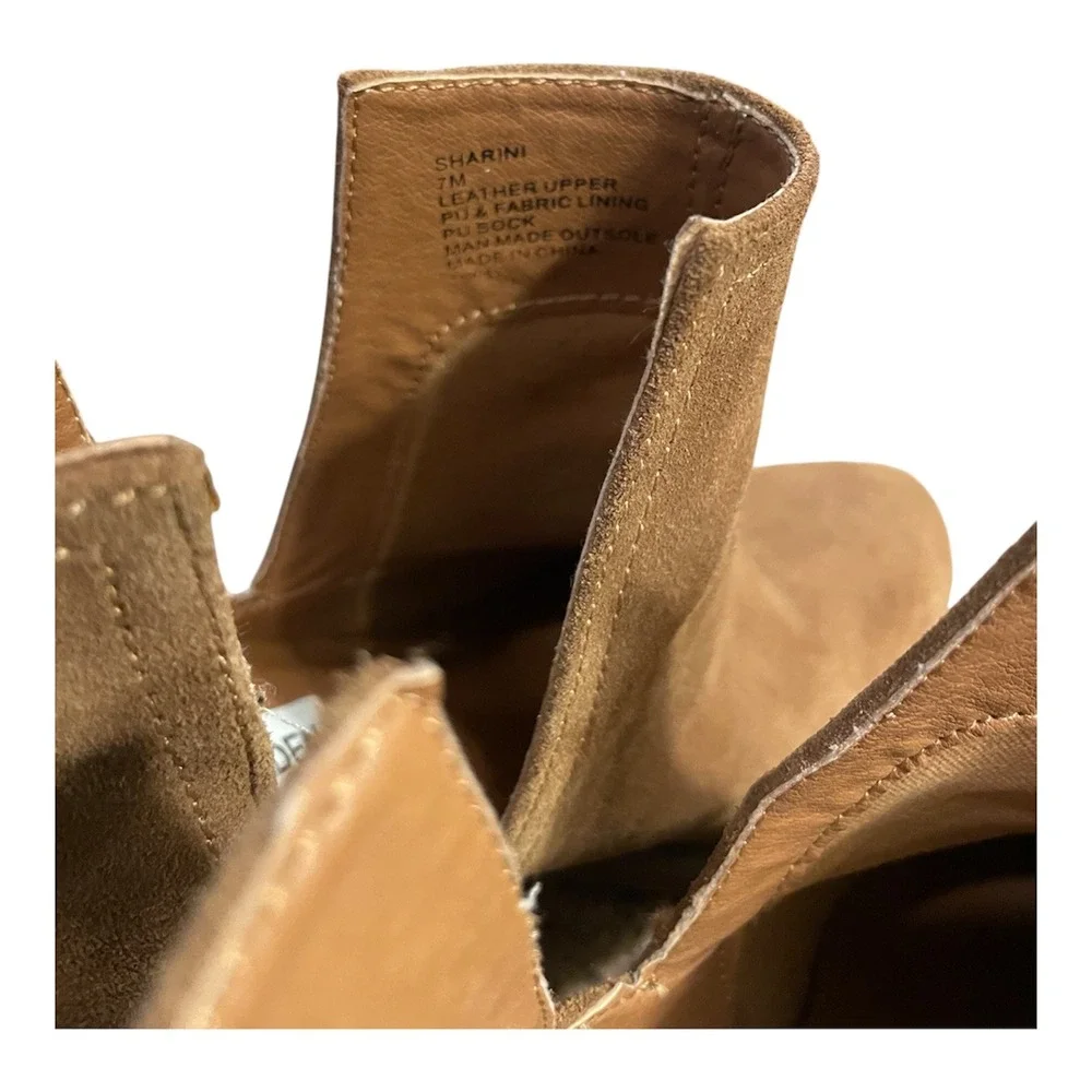 Steve Madden Sharini Tan Suede V-Cut Ankle Boots Block Heel‎ Womens 7M